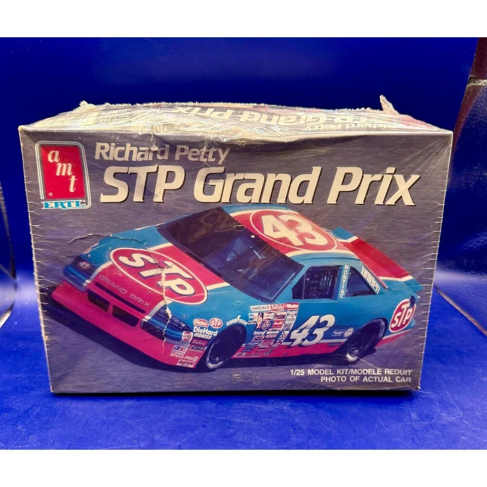 1990 AMT ERTL Richard Petty STP Grand Prix #43 1/25 Model #6728 Factory Sealed